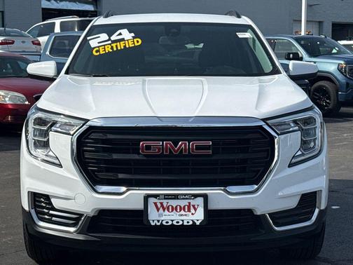 Summit White 2024 GMC Terrain SLE