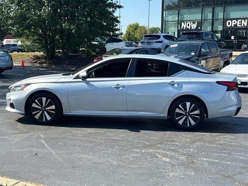 2021 Nissan Altima 2.5 SV