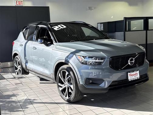 2020 Volvo XC40 T5 R-Design