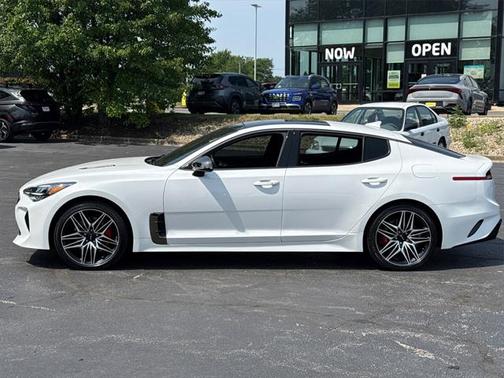 2022 Kia Stinger GT1