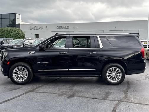 2022 GMC Yukon XL SLT