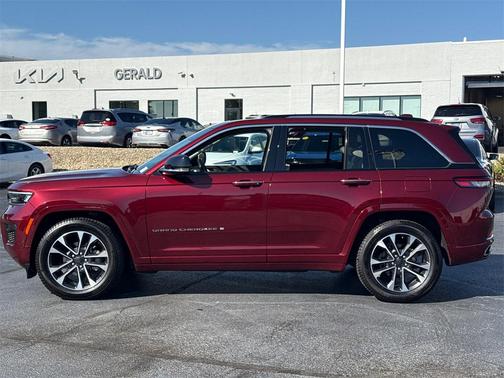 2022 Jeep Grand Cherokee Overland