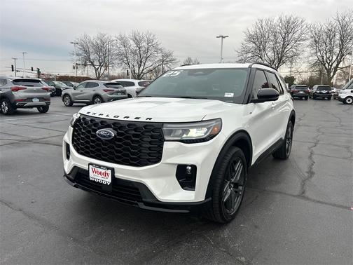 2025 Ford Explorer ST-Line