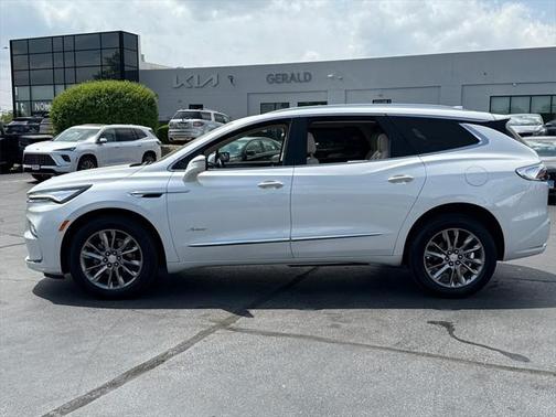 2022 Buick Enclave AWD Avenir