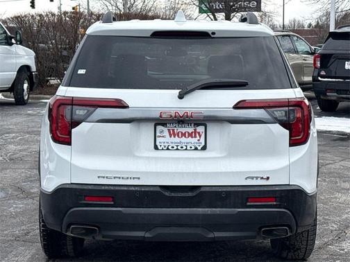2023 GMC Acadia AWD AT4