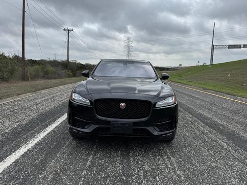 2017 Jaguar F-PACE 35t R-Sport