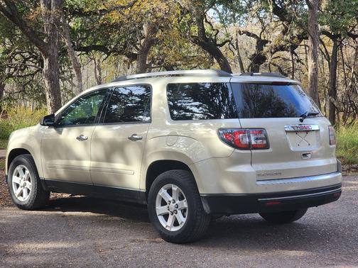 2016 GMC Acadia SLE-2