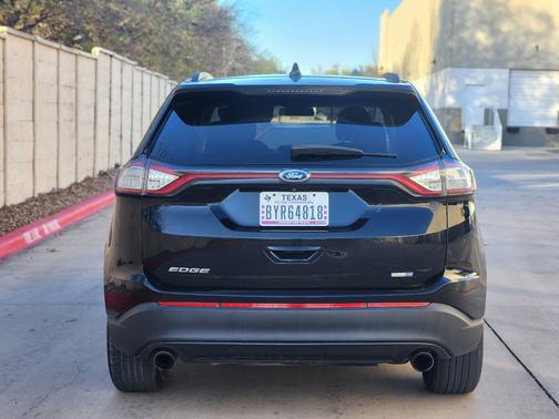 Black 2017 Ford Edge SE