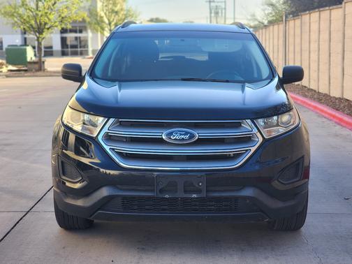 Black 2017 Ford Edge SE