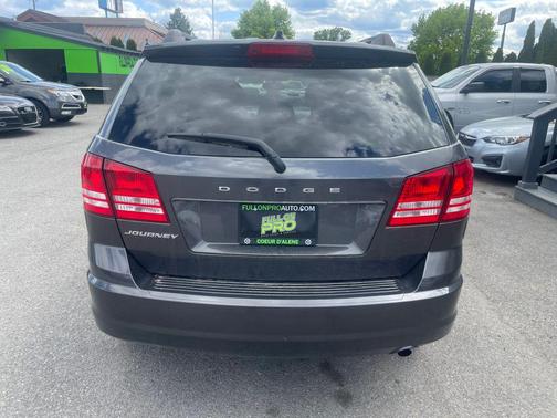Granite Pearlcoat 2018 Dodge Journey SE