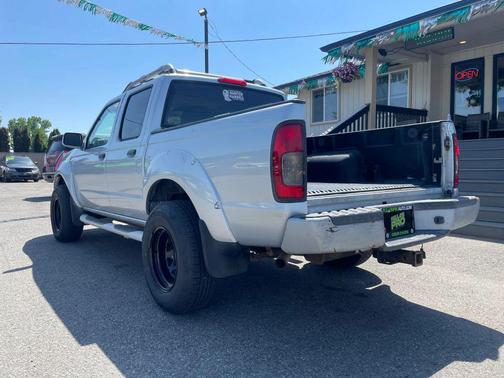 Silver Ice Clearcoat Metallic 2001 Nissan Frontier SE Crew Cab
