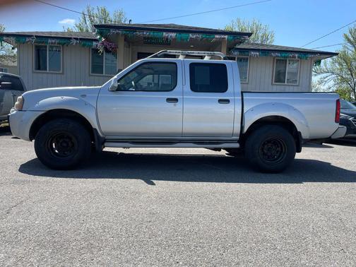 Silver Ice Clearcoat Metallic 2001 Nissan Frontier SE Crew Cab