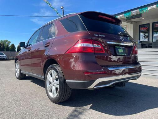 Burgundy 2014 Mercedes-Benz M-Class 4MATIC