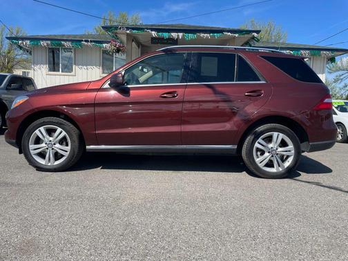 Burgundy 2014 Mercedes-Benz M-Class 4MATIC