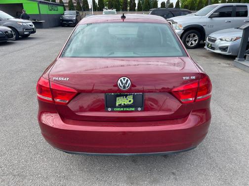 Fortana Red 2015 Volkswagen Passat 2.0L TDI DSG SE w/Sunroof