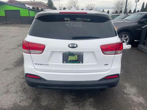 2016 Kia Sorento LX