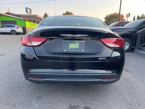 2016 Chrysler 200 LX