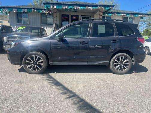 Crystal Black Silica 2017 Subaru Forester 2.0XT Premium
