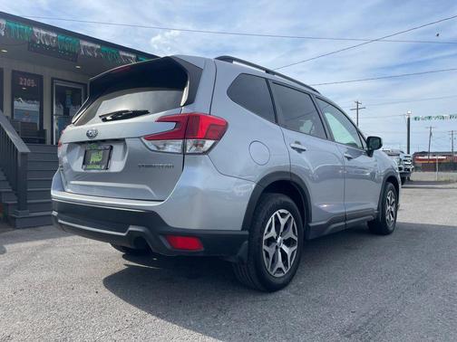 Ice Silver Metallic 2020 Subaru Forester Sport