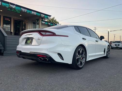 Snow White Pearl 2019 Kia Stinger GT2