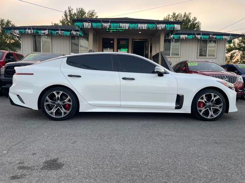 Snow White Pearl 2019 Kia Stinger GT2