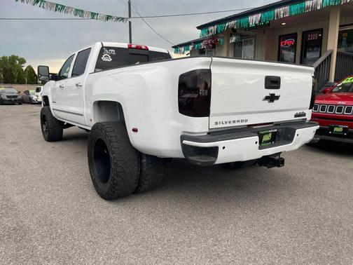 Summit White 2016 Chevrolet Silverado 3500 LTZ