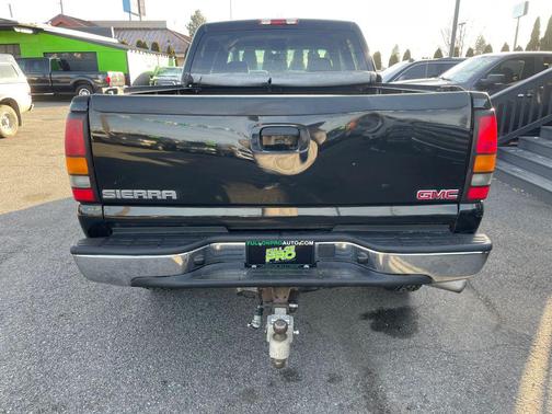 2004 GMC Sierra 2500 SLT H/D Crew Cab