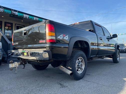 2004 GMC Sierra 2500 SLT H/D Crew Cab