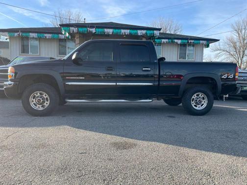 2004 GMC Sierra 2500 SLT H/D Crew Cab