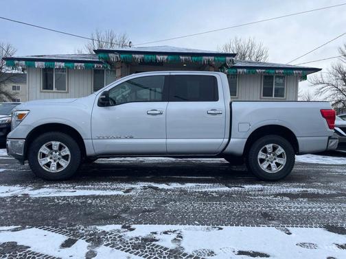 2018 Nissan Titan SV