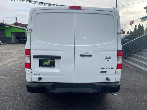 2013 Nissan NV Cargo NV2500 HD S V6