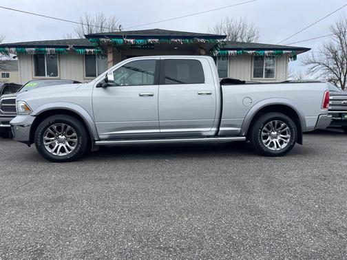 2015 RAM 1500 Laramie