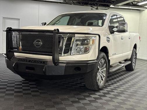 2017 Nissan Titan SL