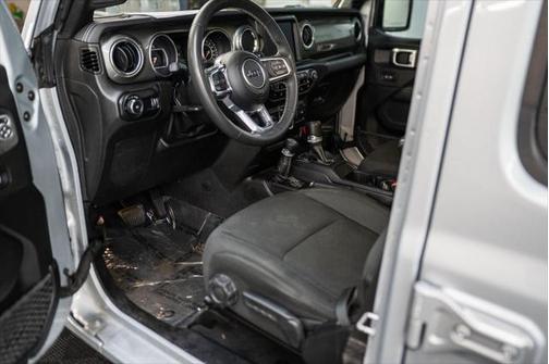 2023 Jeep Wrangler 4-Door Sahara