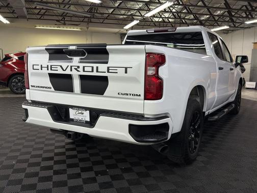 2023 Chevrolet Silverado 1500 Custom