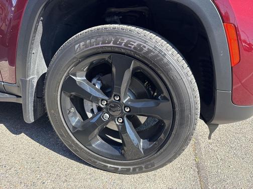 Velvet Red Pearlcoat 2024 Jeep Grand Cherokee Altitude