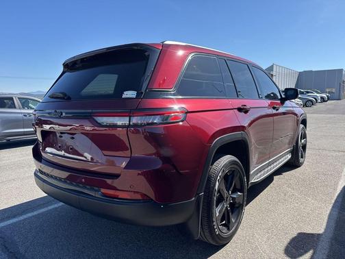 Velvet Red Pearlcoat 2024 Jeep Grand Cherokee Altitude