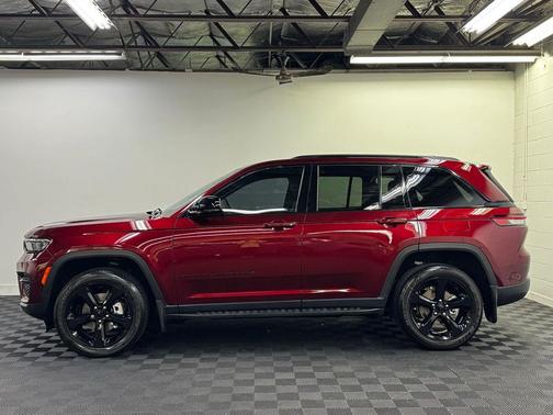 Velvet Red Pearlcoat 2024 Jeep Grand Cherokee Altitude