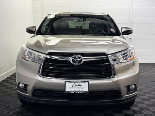 Creme Brulee 2015 Toyota Highlander XLE