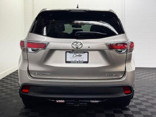 Creme Brulee 2015 Toyota Highlander XLE