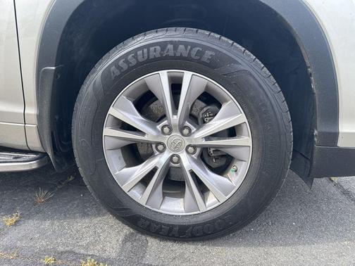 Creme Brulee 2015 Toyota Highlander XLE