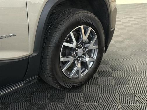 2023 GMC Acadia AWD SLT