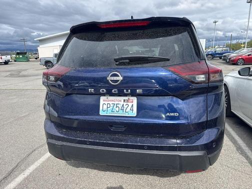 Deep Ocean Blue Pearl 2025 Nissan Rogue SV