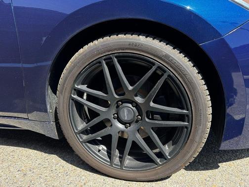 Deep Blue Pearl 2017 Nissan Maxima 3.5 SV