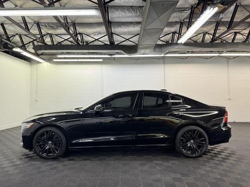 2021 Volvo S60 T6 R-Design