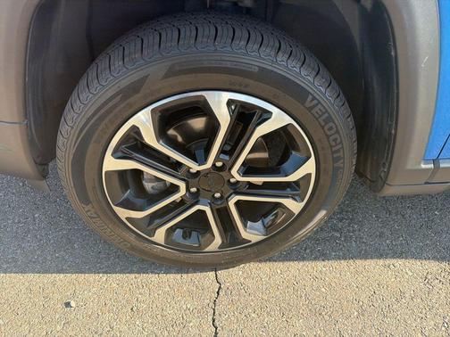 Laser Blue Pearlcoat 2022 Jeep Compass Limited