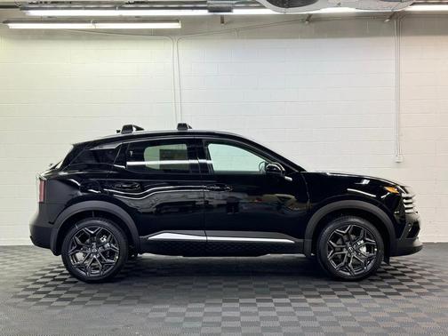 Super Black 2026 Nissan Kicks SR