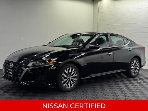 Super Black 2025 Nissan Altima 2.5 SV