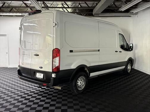 2022 Ford Transit-250 Base