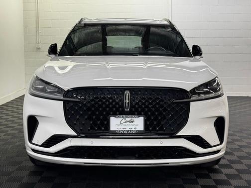 White 2025 Lincoln Aviator Reserve AWD